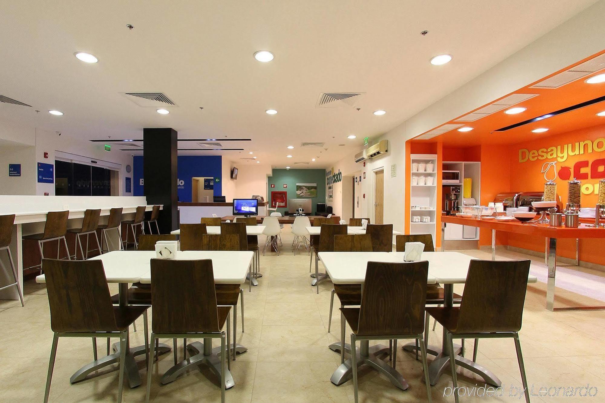 One Villahermosa Centro Restoran gambar